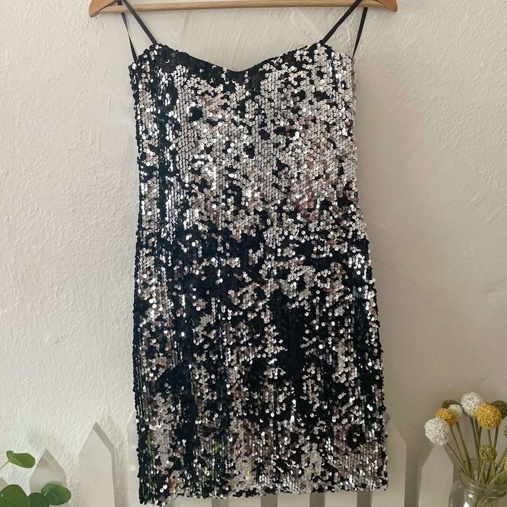 Strapless dress